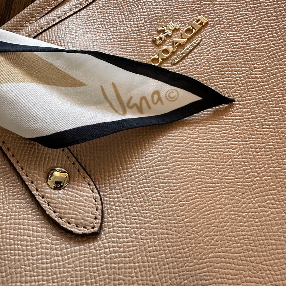 COACH Signature City Zip Tote Brown with Vera vintage silk scarf - Picture 11 of 11